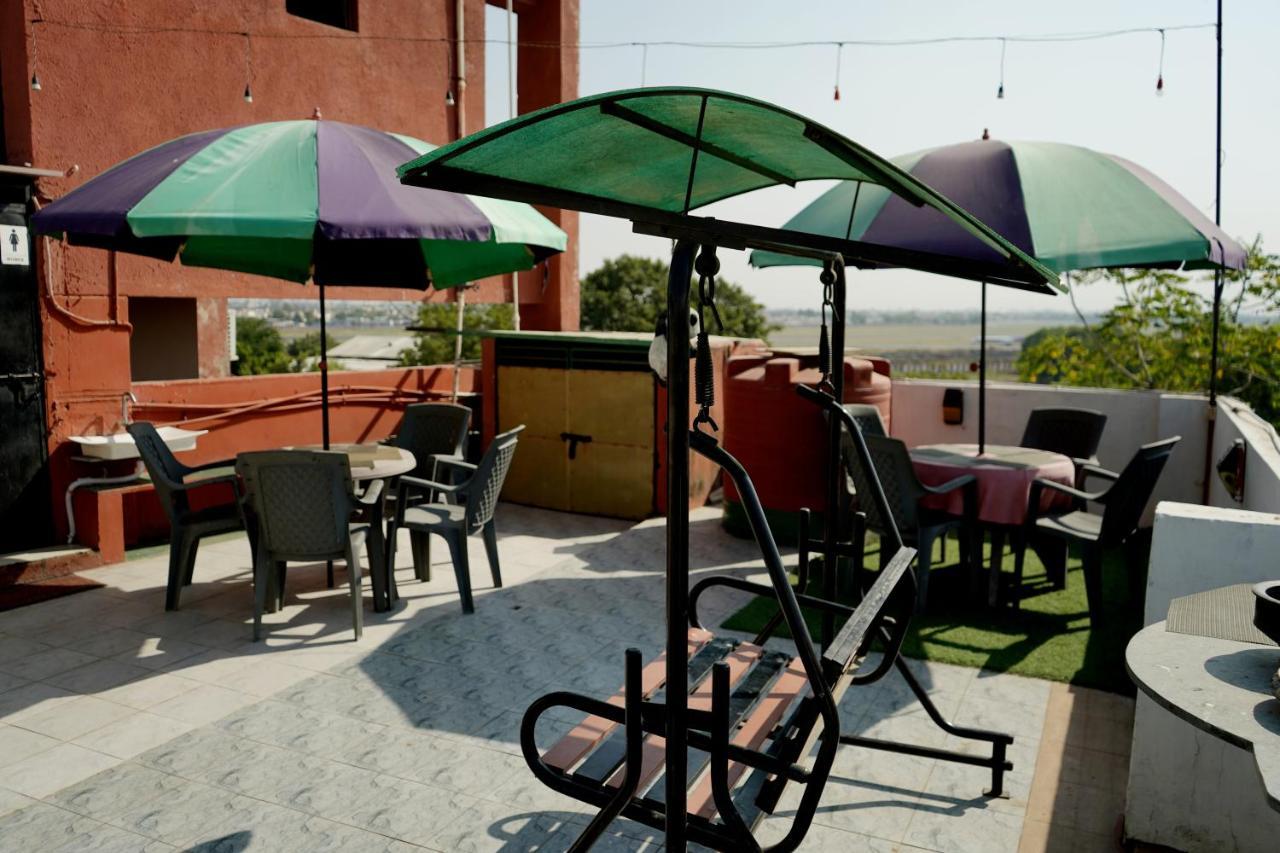 Hotel Krishna Ahmedabad Exterior foto